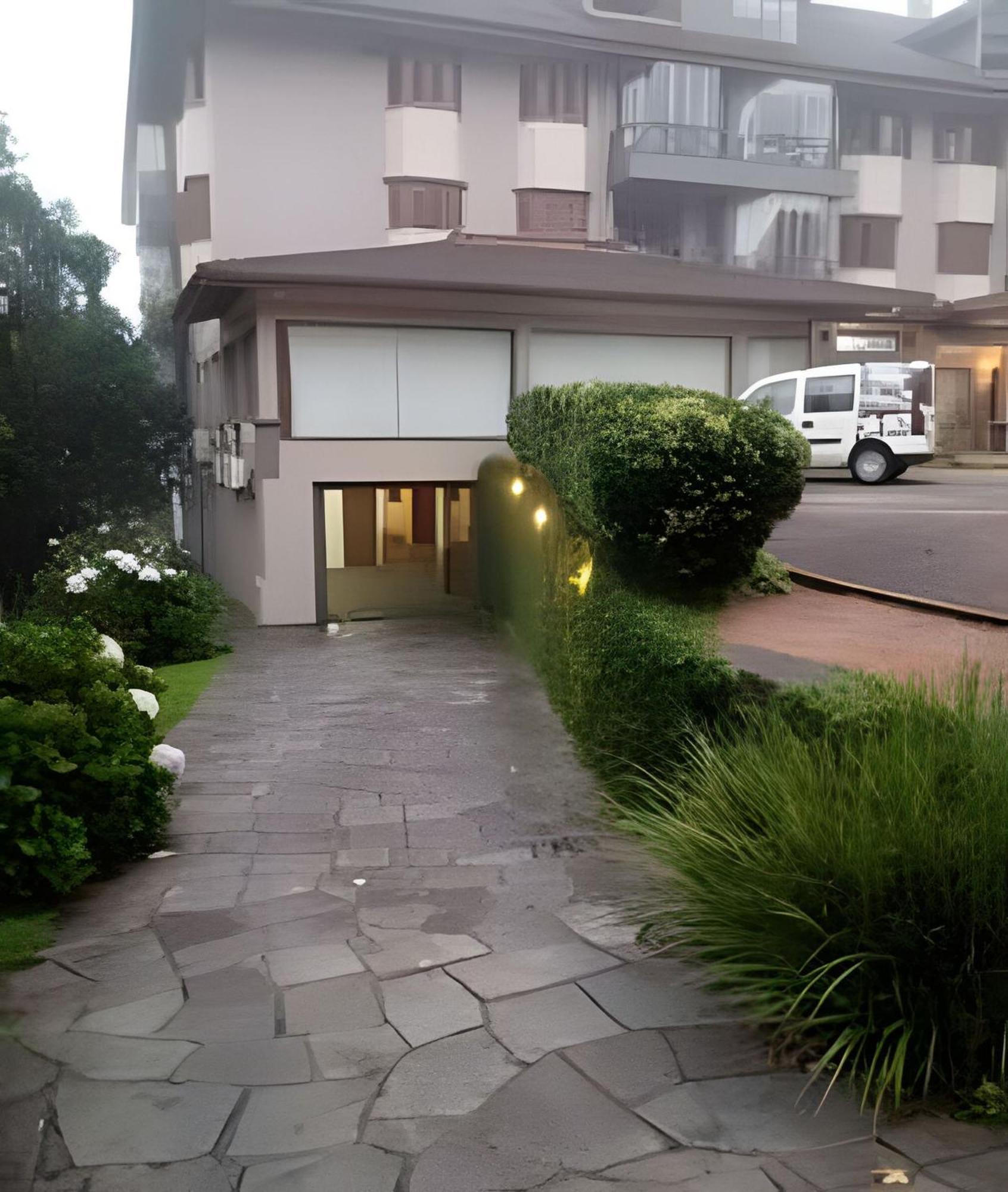 Maravilhoso apartamento no centro de Gramado Exterior foto