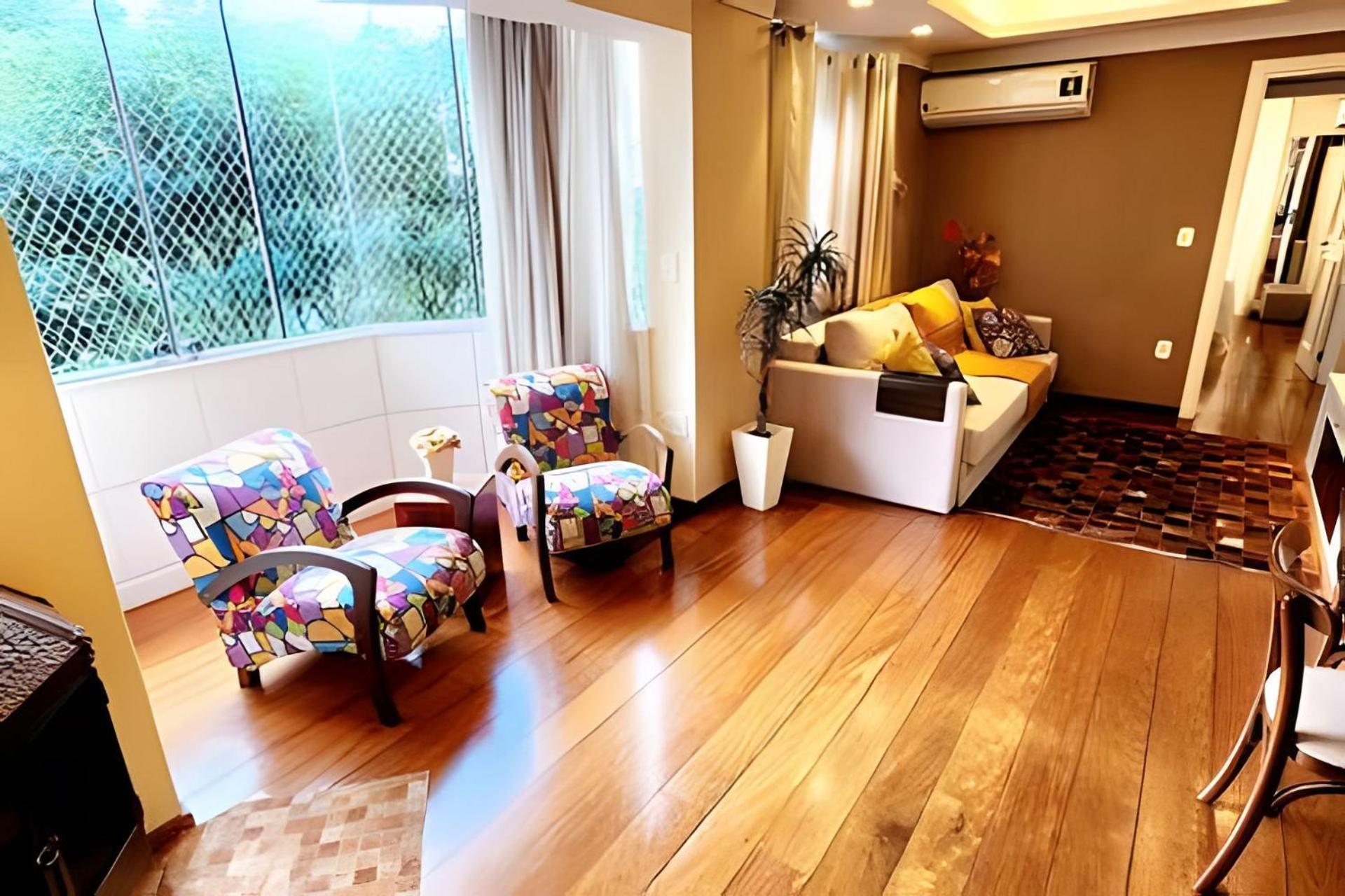 Maravilhoso apartamento no centro de Gramado Exterior foto