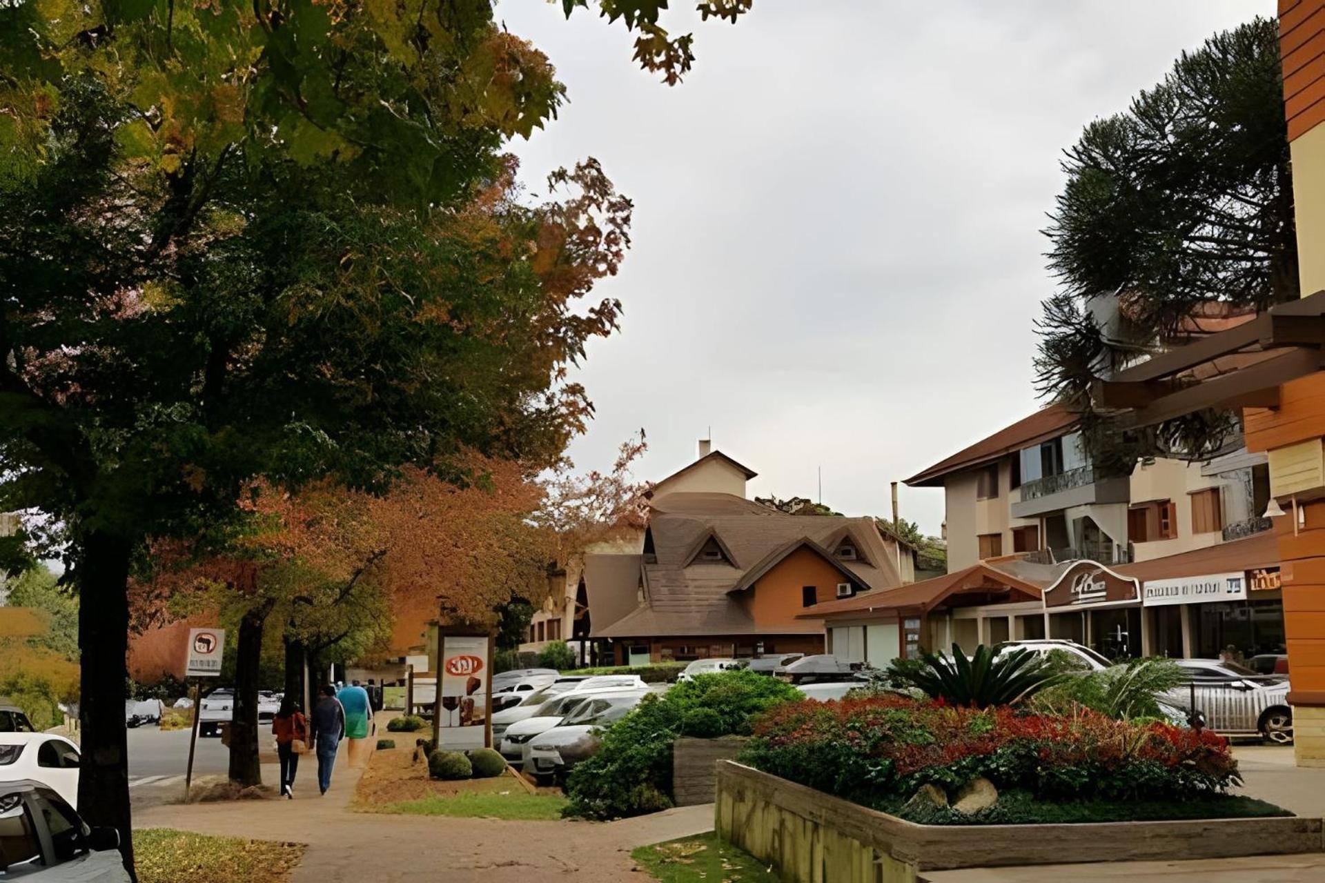 Maravilhoso apartamento no centro de Gramado Exterior foto